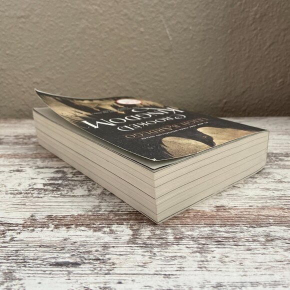 Crooked Kingdom by Leigh Bardugo Shadow and Bone Six of Crows Book 2 Paperback - Picture 3 of 4